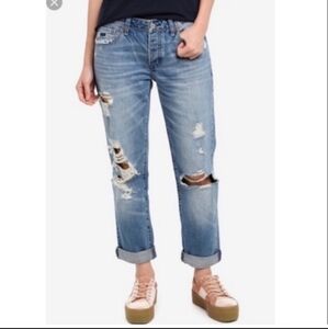 Abercrombie & Fitch‎ Women's Sz 26W   Denim High Rise Distressed Boyfriend Jeans